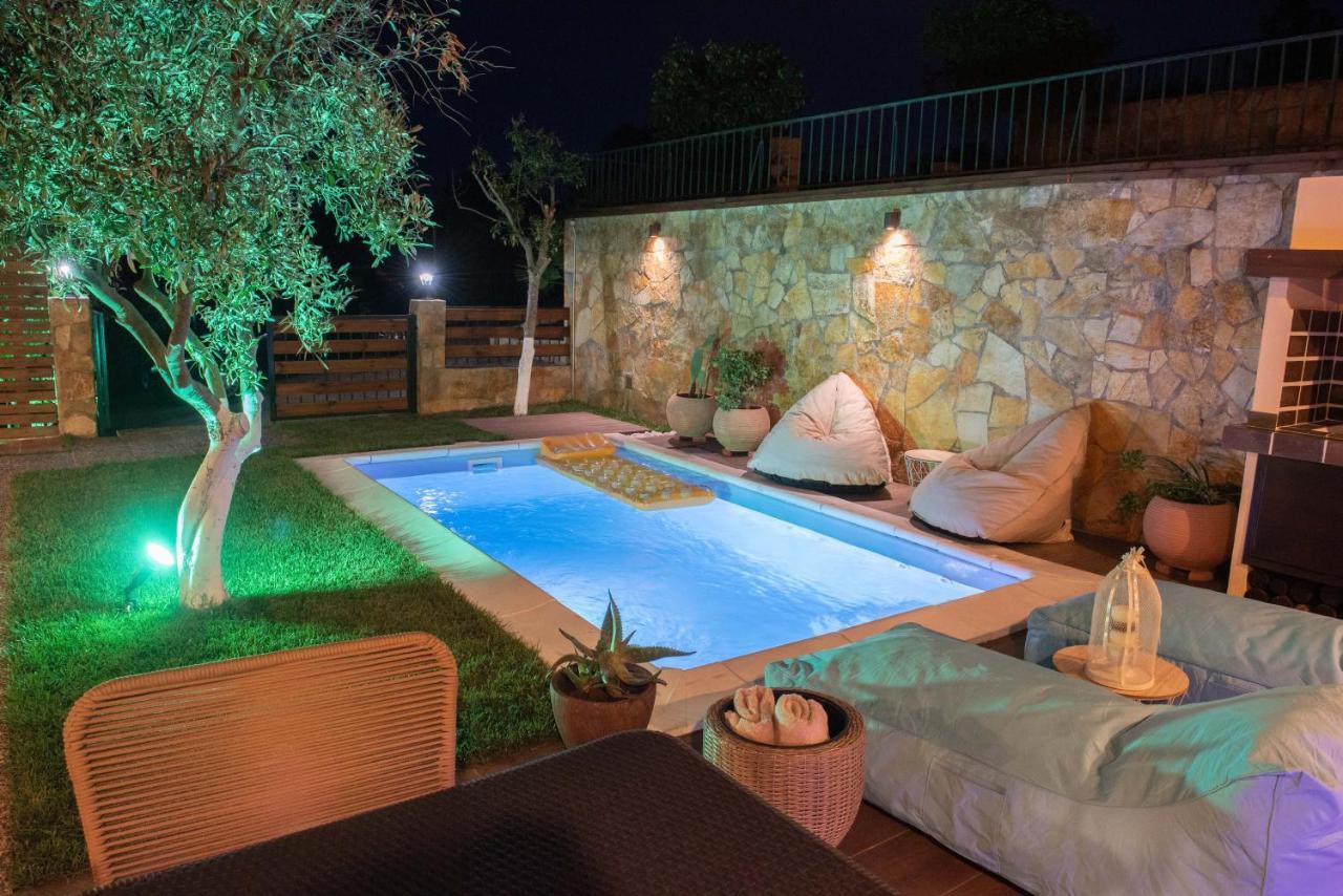 Dandy Villas Nea Roda - Melodic Waves - Private - Pool - Parking - Cellar Экстерьер фото