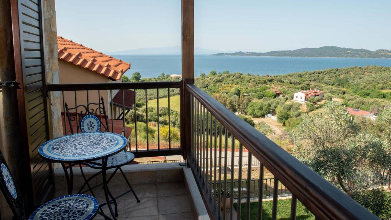 Dandy Villas Nea Roda - Melodic Waves - Private - Pool - Parking - Cellar Экстерьер фото